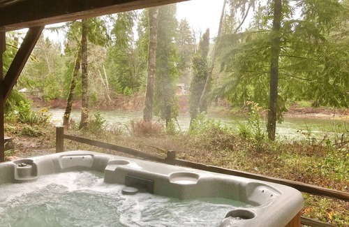 Gold Bar House | Big Foot Hideout: 2 story magnificent riverfront home for up to 6+pets with hot tub & grill!
