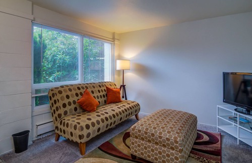 Lakewood Condo | Big foot's nook in PNW-8