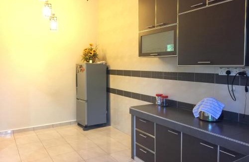 Pengkalan Baharu House | Big Garden Homestay