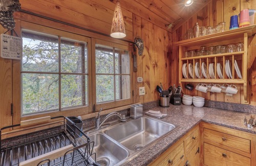 Colonial Pine Hills Cabin | Big Horn Sheep Cottage Near Mt. Rushmore