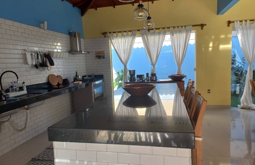 Arraial d'Ajuda House | Big house with 4 bedrooms, 4 1/2 bath, barbecue area,. Pool, Jacuzzi and parking