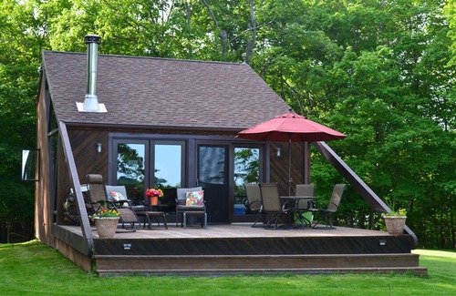 Navarre Cabin | Big Island Cabin Island in Orono