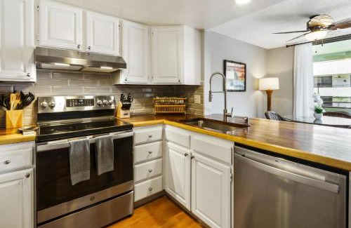 Kahaluu-Keauhou Apartment | Big Island White Sands Village 221 by Coldwell Banker Island Vacations