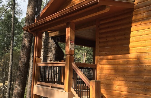 Ruidoso Cabin | Big Log Cabin Home, Large Back Deck Overlooking Cedar Creek ~ Close To Downtown