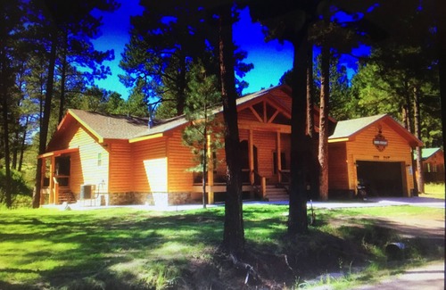 Ruidoso Cabin | Big Log Cabin Home, Large Back Deck Overlooking Cedar Creek ~ Close To Downtown