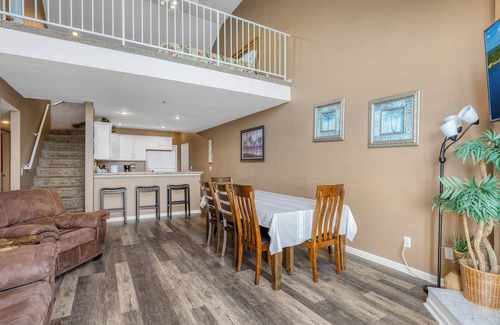 Osage Beach Condo | BIG Main Channel View! 2 Master Suites & 7 Beds