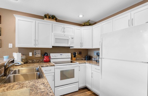 Osage Beach Condo | BIG Main Channel View! 2 Master Suites & 7 Beds