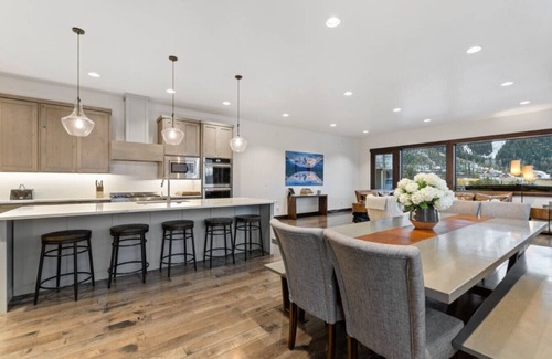 Whitefish House | Big Mountain Haus, ski in/out.7BD 5.5BA, Hot Tub & Dry Sauna! Sleeps 22!