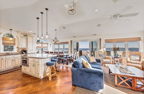 South End Condo | Big Oceanfront 5BR, 4 Bath, 2000+ SF, Elevator, Panoramic Ocean Views !