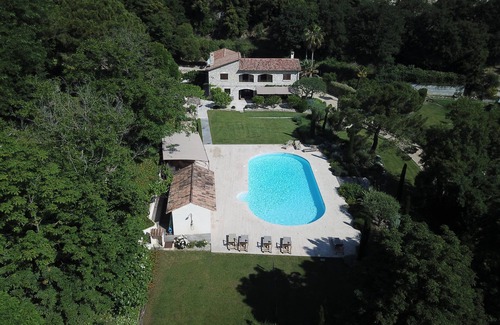 Cagnes-sur-Mer Villa | Big pool, noiseless AIRCON in quality bedrooms, speedy WIFI, pizza oven & more!