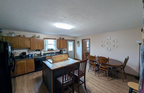 Lupton City Cottage | Big Porch Cottage-peaceful farm, animals and room to play - reviews say it all!