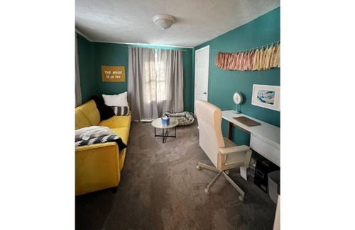 Bloomington House | Big Red R & R