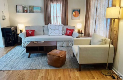 Bloomington House | Big Red R & R