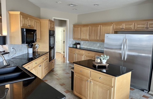 Marietta House | Big Red’s Retreat at Lake Murray-Country Living- Winstar Casino/Concerts/Golf