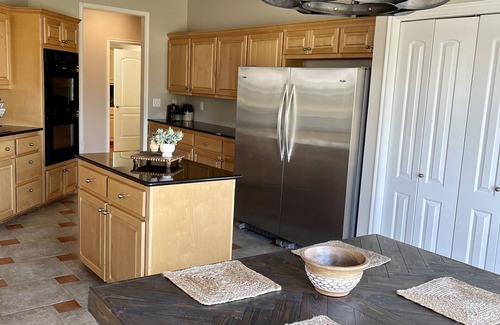 Marietta House | Big Red’s Retreat at Lake Murray-Country Living- Winstar Casino/Concerts/Golf