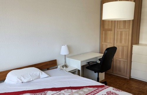 Saint-Jean and Charmilles Bed & Breakfast | Big Room, Bus 200m,10 minutes Town CenterAirport