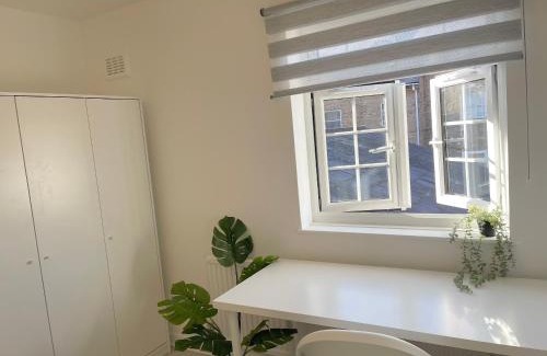 Wapping Apartment | Big Shadwell House Close Station and Tower Bridge