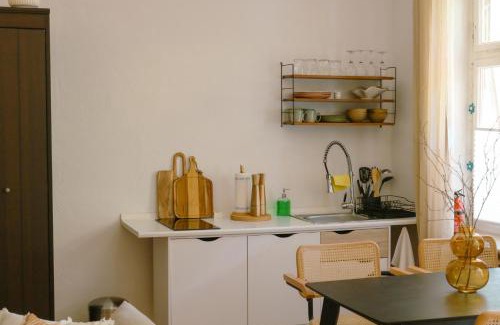 Bad Wilhelmshoehe Apartment | Big-size Bett Gartenapartment