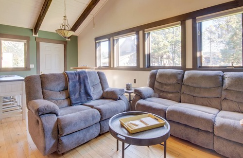 Big Sky Condo | Big Sky Condo w/ Private Deck: 6 Mi to Ski Resort!