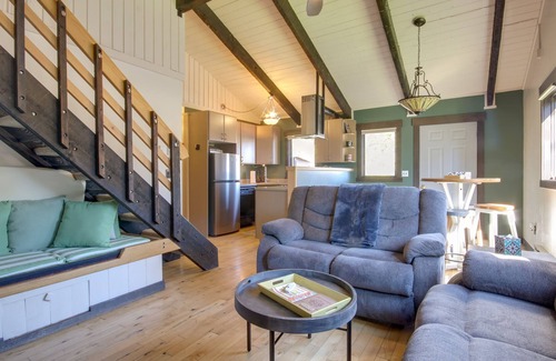 Big Sky Condo | Big Sky Condo w/ Private Deck: 6 Mi to Ski Resort!