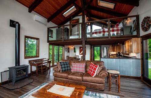 Whitefish House | Big Sky Lookout - Gorgeous 1BD + Loft Chalet and Guest House! Great Views