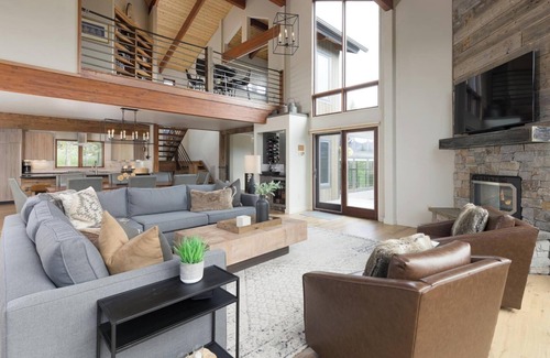 Big Sky House | Big Sky Vacation Rentals: MVC Bear`s Lair