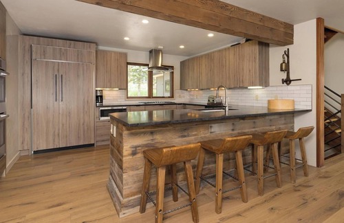 Big Sky House | Big Sky Vacation Rentals: MVC Bear`s Lair