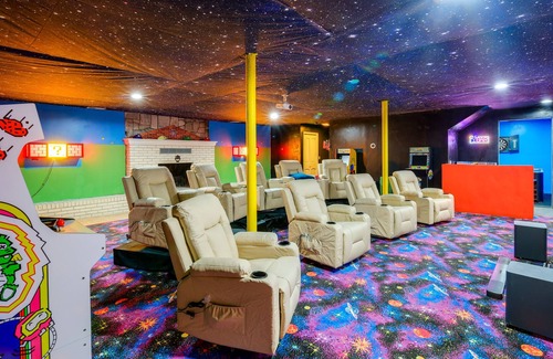 Andover House | Big Stone Gap Mansion: Private Pool & Home Theater