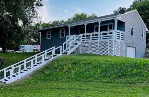 Big Stone City Cabin | Big Stone Lake, SD-Bayview area Lake Cabin