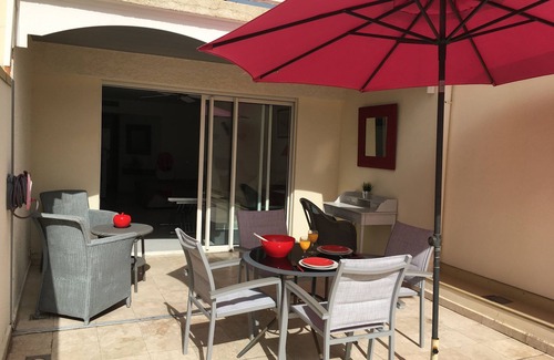 Orient Bay Apartment | BIG STUDIO OF 45 M ² WITH VERY LARGE TERRACE NEAR THE BEACH