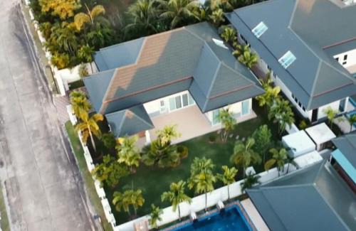 Huai Yai Villa | Big swimming pool garden villa 私家泳池花园豪华别墅