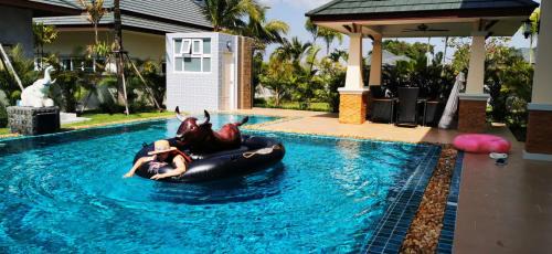 Huai Yai Villa | Big swimming pool garden villa 私家泳池花园豪华别墅