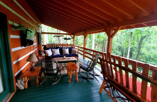 Sugar Grove House | Big Timber Creek Cabin