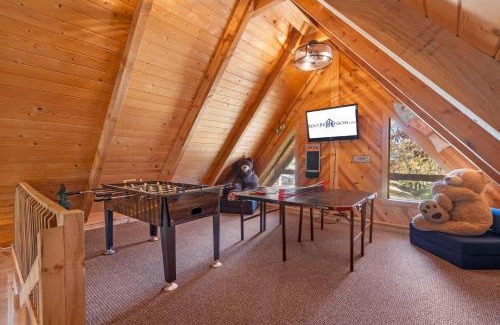 Branson Cedars House | Big Trout Lodge w/ Hot Tub and Game room Loft