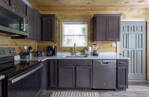 Gatlinburg - Pigeon Forge Cabin | Big Views of Mt. LeConte/Near Downtown Gatlinburg