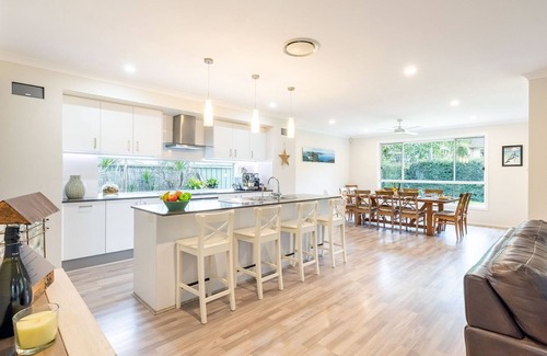 Nelson Bay House | Big Wave At Shoal Bay, 8 Achilles St - large home with ducted air con, Wi-Fi and Linen