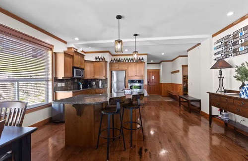 Big White Ski Resort Ski Chalet | Big White Ski In Ski Out Condo with brand new hot tub!