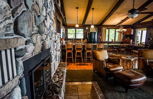 Big Bay House | Bigbay vacation home on Lake Independence.