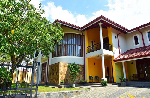 Minuwangoda Villa | BIGCITY VILLA, Enjoy a Luxury Experience with 4 Bedroom villa