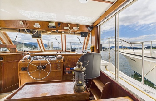 Downtown Juneau Boat Rental | Bigenuff II Vintage Charm Meets Waterfront Adventure