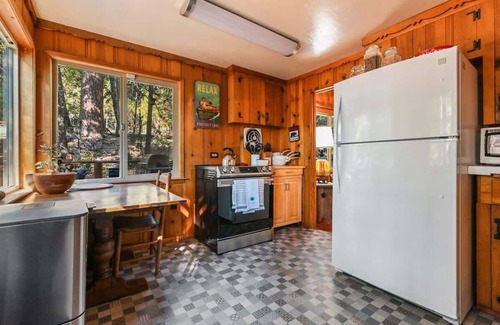 Twain Harte House | Bigfoot Hideaway – Spacious 5BR Cabin w/Lake Access & Game Area in Twain Harte