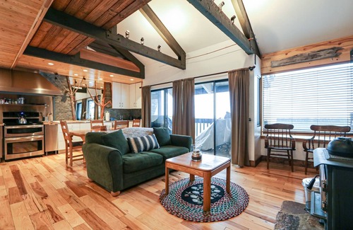 Majestic Pines Condo | Bigwood 80 Remodeled, Private Washer Dryer, Close to Eagle Lodge by RedAwning