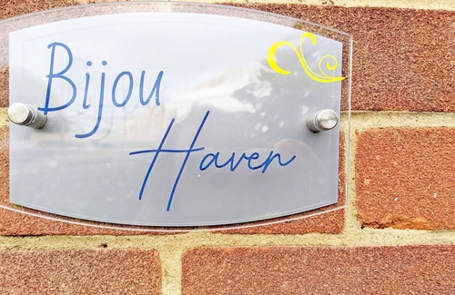 Westbourne Cottage | Bijou Haven - Emsworth - an annexe that sleeps 2 guests in 1 bedroom