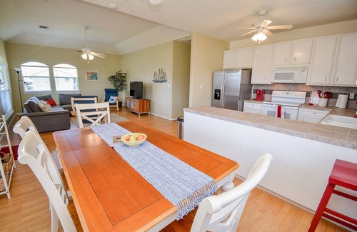 Galveston House | Bikini Bottom: Close to pool, dining, beach, pets
