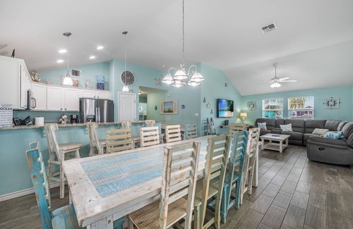 Port Aransas House | Bikini's and Martini's Pool, Close to Beach, Pet Friendly, and Games