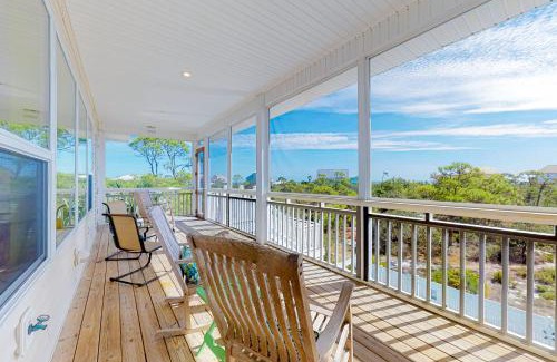 Treasure Beach Village House | Bikinis & Martinis