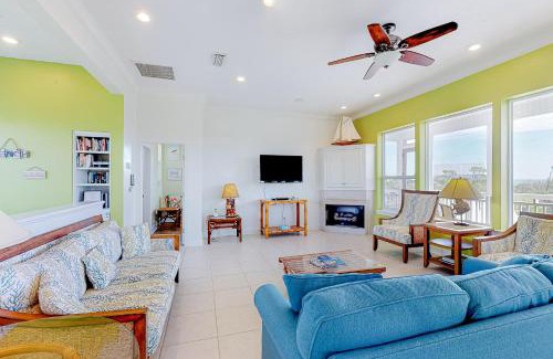 Treasure Beach Village House | Bikinis & Martinis