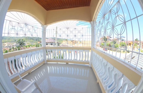 Rhyne Park Village Apartment | Bilberry Vacation home