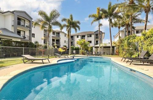 Bilinga Apartment | Bilinga Bliss - Luxury beachfront apartment