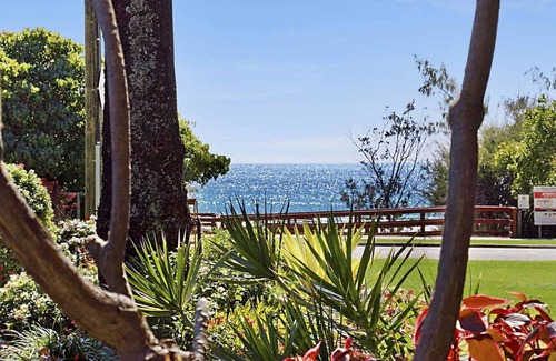 Bilinga Apartment | Bilinga Gardens 3 - Bilinga/North Kirra Beachfront - Min. 3 Night Stays!